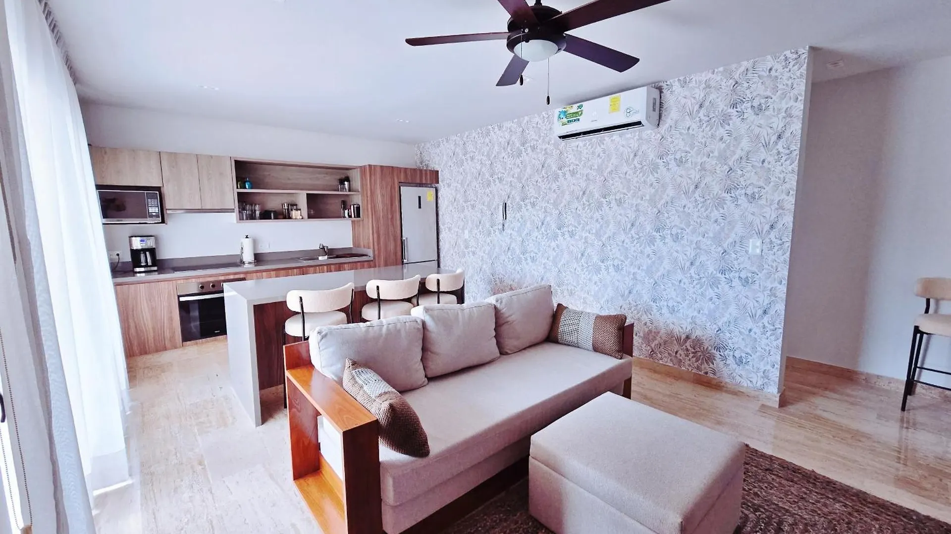 1 Bedroom With King Bed And Balcony With Amenities View Tulum
