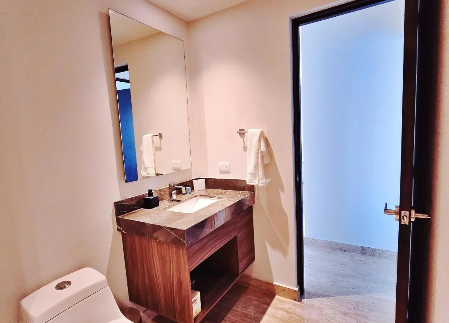Apartment 1 Bedroom With King Bed And Balcony With Amenities View Tulum