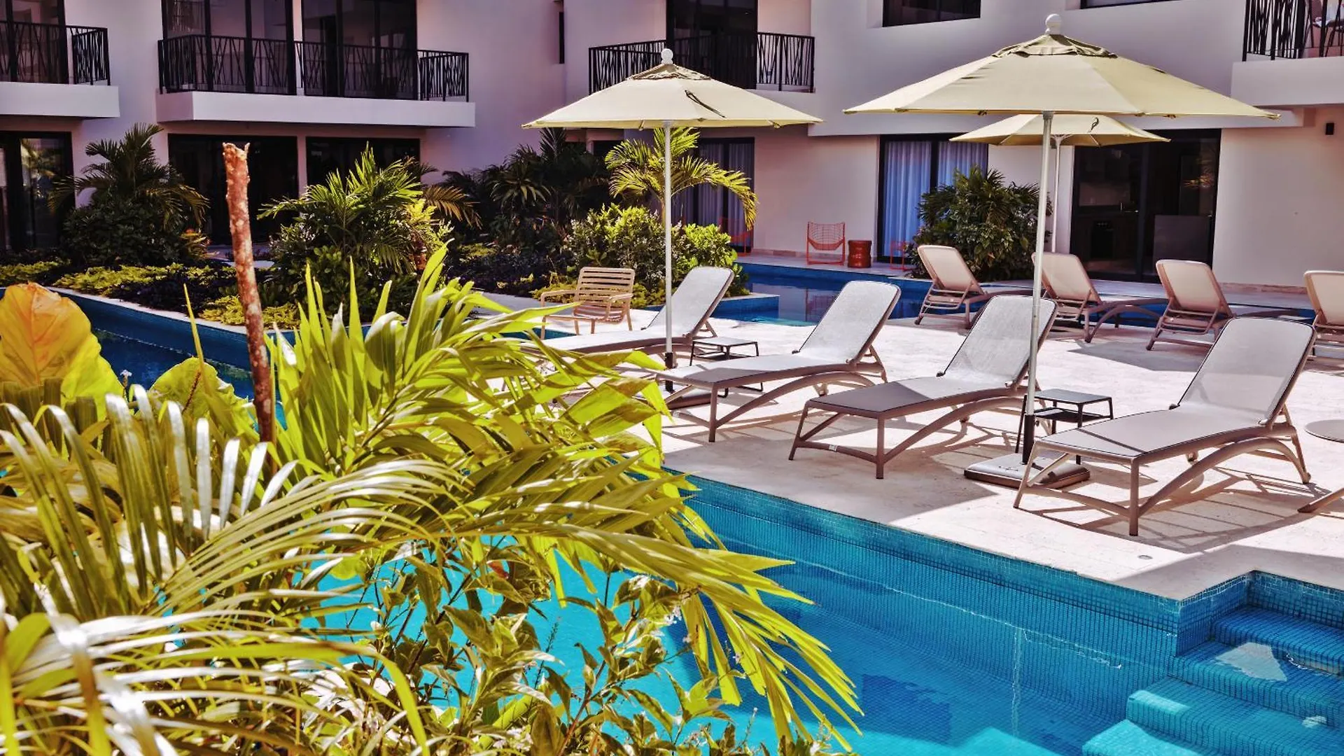 1 Bedroom With King Bed And Balcony With Amenities View Tulum